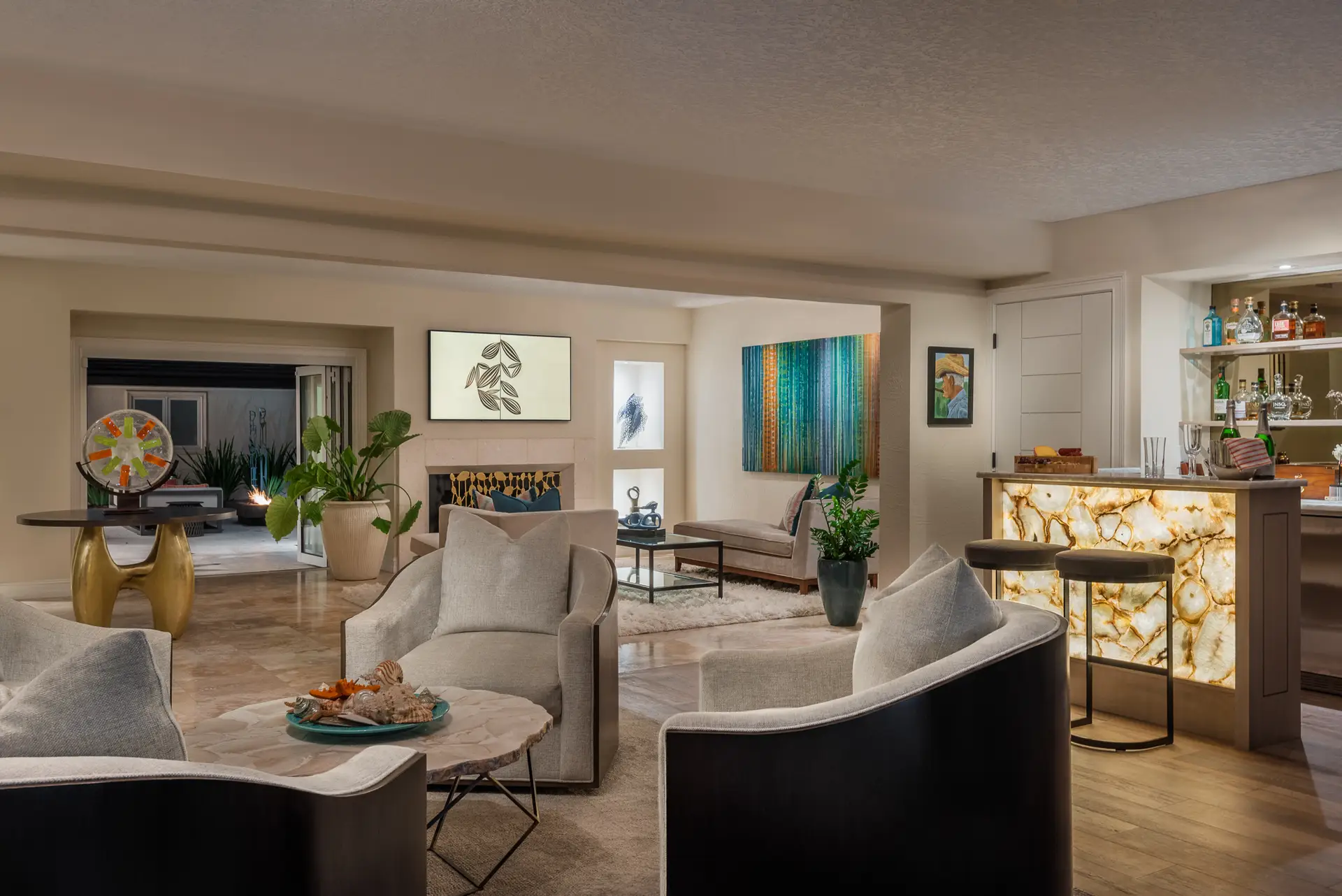 Waterfront Oasis — living and entertaining space on Brightwaters Boulevard in St. Petersburg